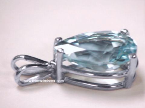 Aquamarine pendant - 14k white gold